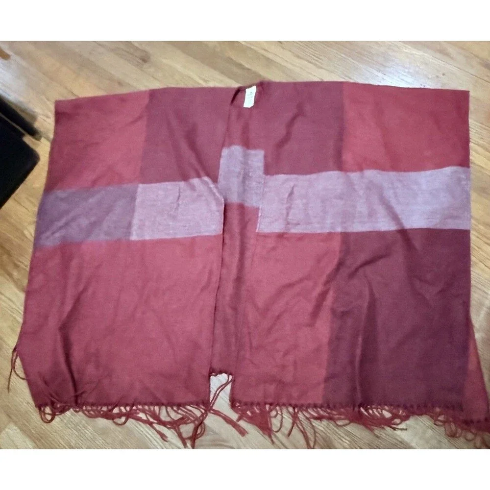 Woolrich Plaid Poncho Cape One Size Burgundy Red Blanket Wrap Shawl Fringe